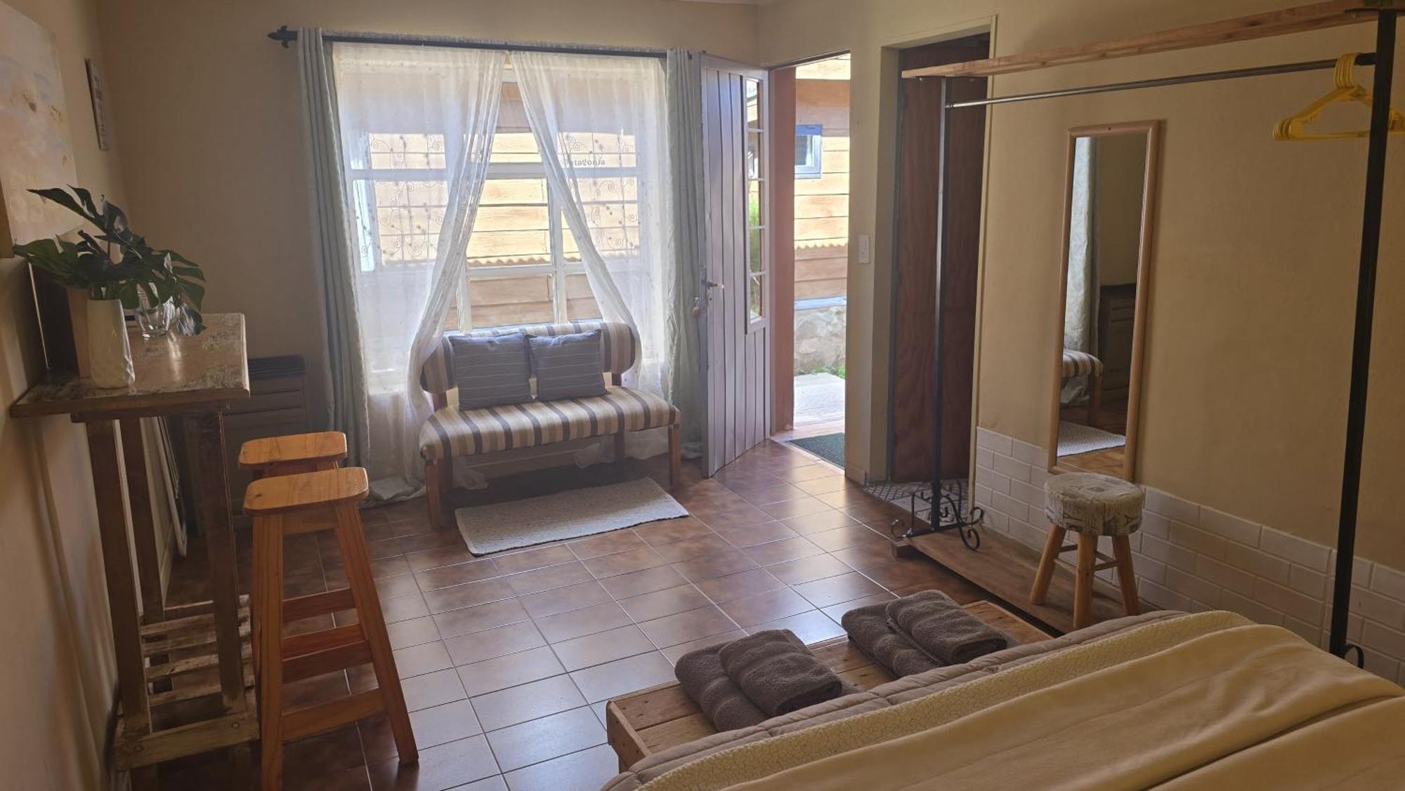 Hostel Del Lago, Habitaciones Privadas Y Cabanas El Chalten Exterior photo